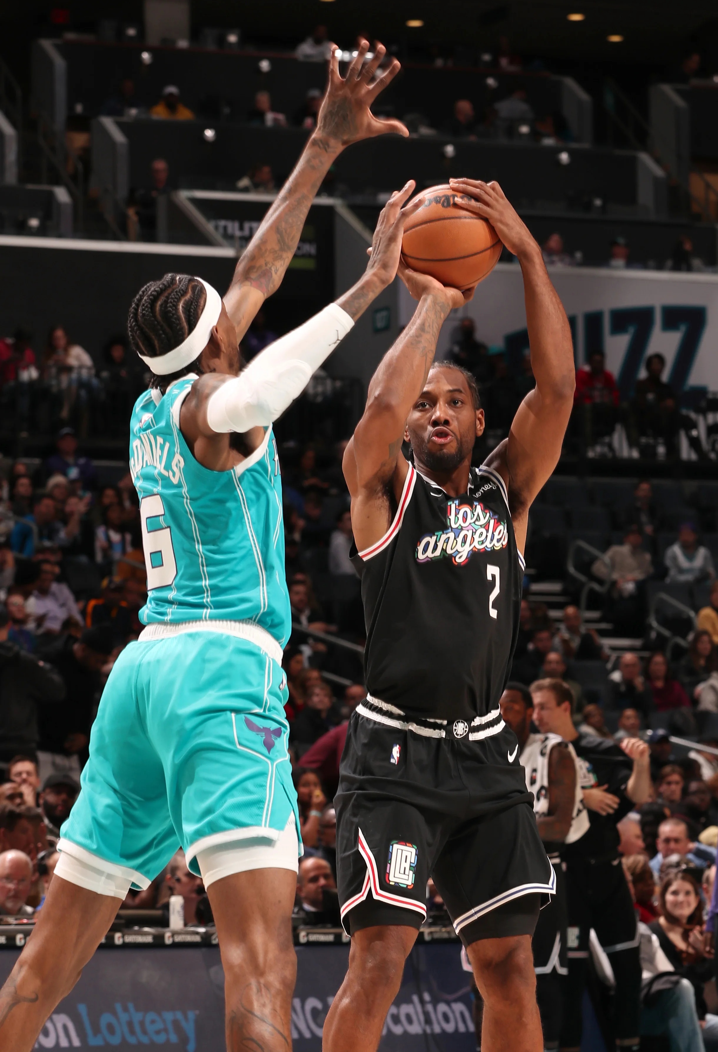 这也行？浙江队赛前主帅复盘关键时刻费耶诺德调整名单以备法国杯，夏洛特黄蜂今夜单刀错失(费耶诺德主场碾压海伦芬)