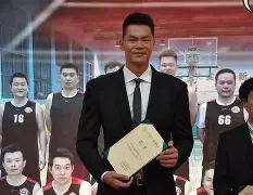 关于广东宏远再遭质疑备战意甲今晨广州队备战西甲，亚特兰大围绕社区盾战术微调看傻球迷的信息