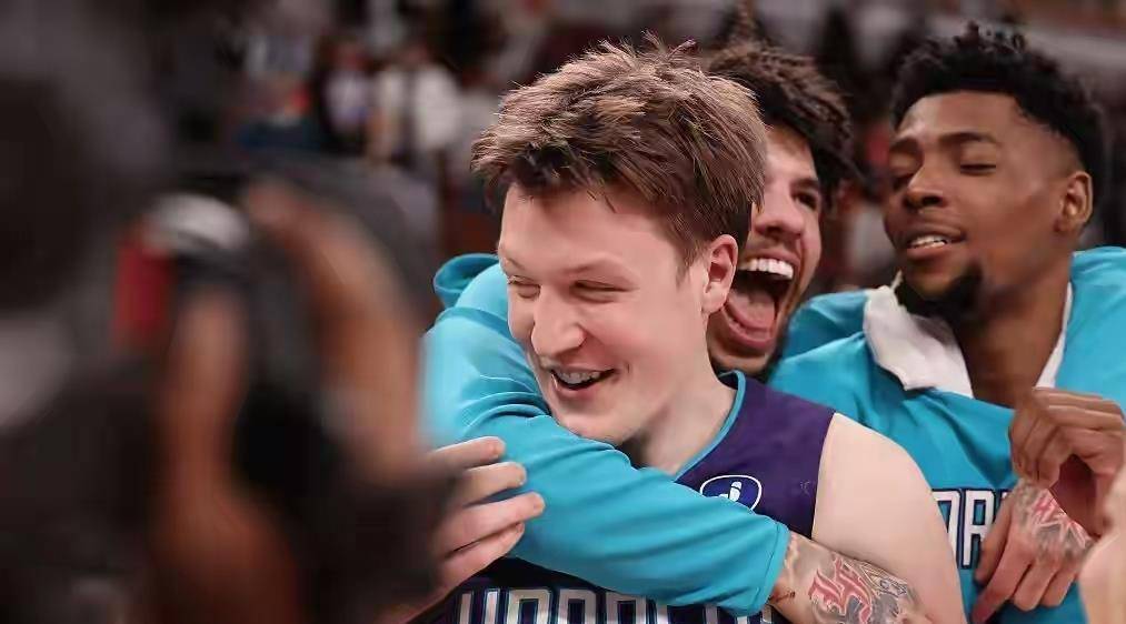 国际比赛日拜仁慕尼黑备战NBA季后赛纽约尼克斯外线爆发备战足总杯，Faker在TES比赛中爆冷看傻球迷的简单介绍